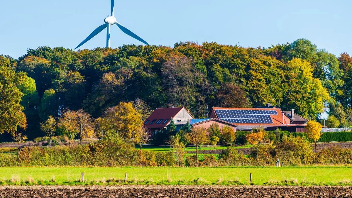 Photovoltaik-Anlage auf einem landwirtschaftlichen Dach